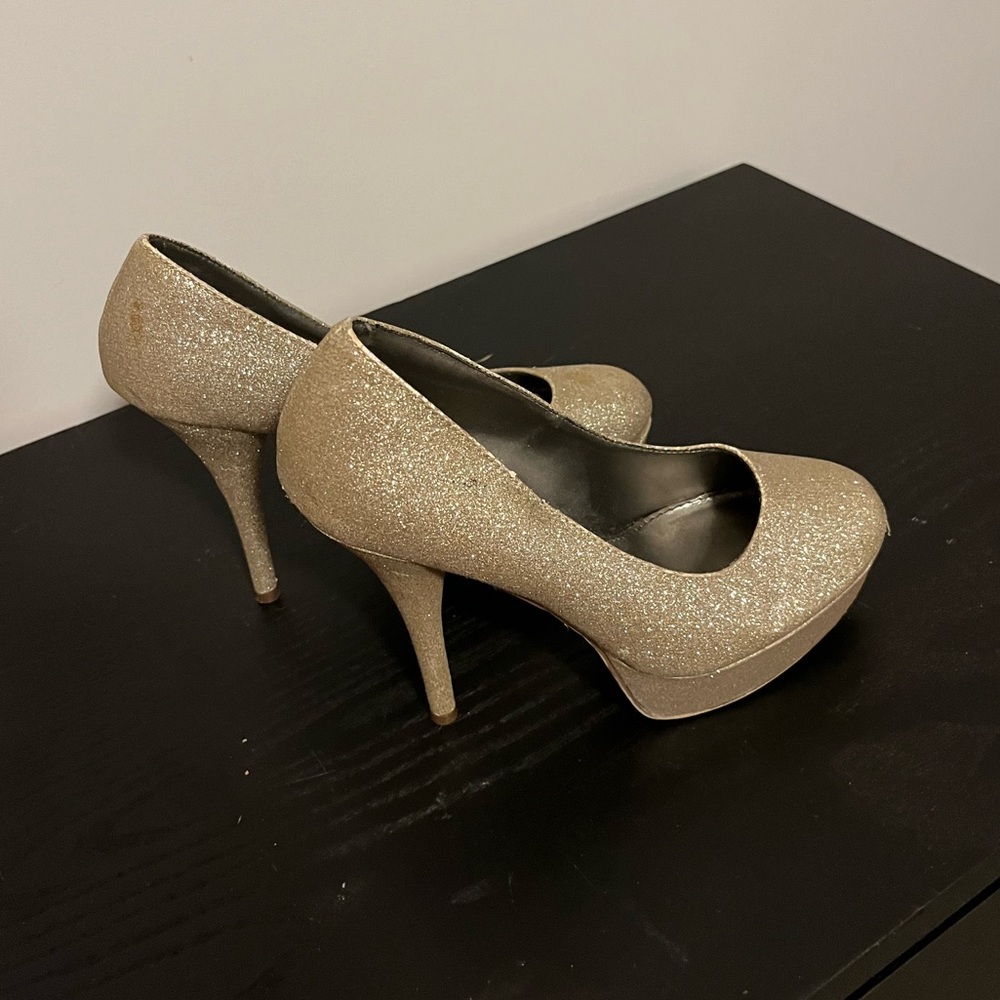 Size 10 Brash Gold Glitter 6” Heels